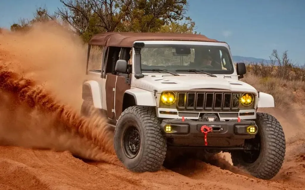 Мощный и эксцентричный Jeep Convoy Concept